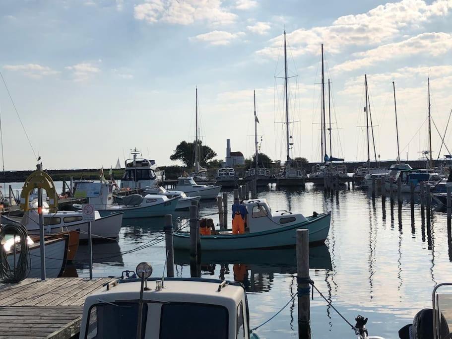 Skont Fiskerhus. Taet Pa By, Havn Og Havet Villa Marstal Exterior photo